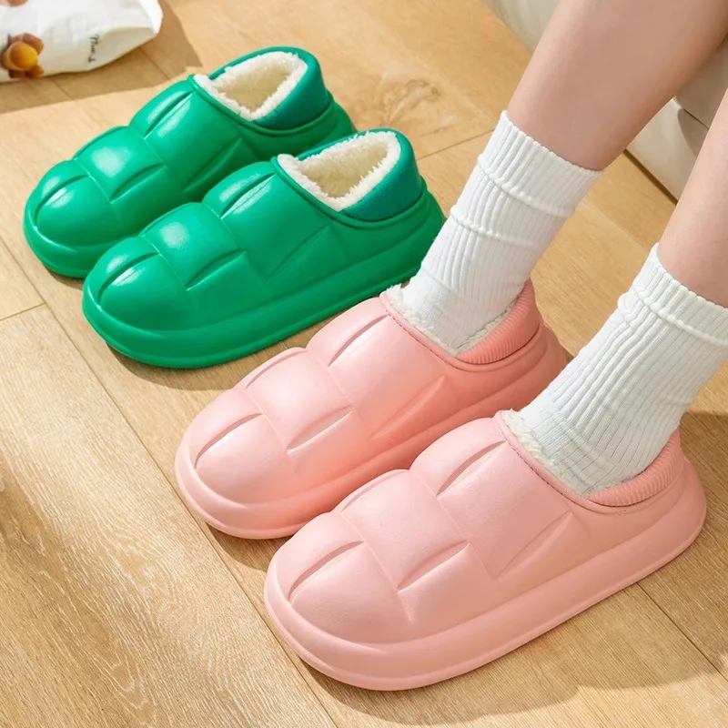 Waterproof cotton slippers for autumn and winter wear with thick velvet sole for warmth and protection, suitable for couples