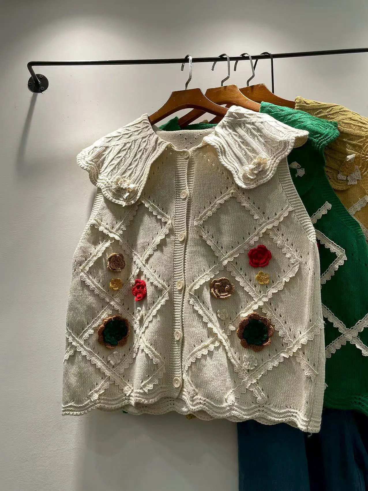 

Осенне-зимний свободный хлопковый жилет для женщин, милый, с цветочной 3D-вышивкой, воротником-стойкой, свитер-топ, китайский бренд