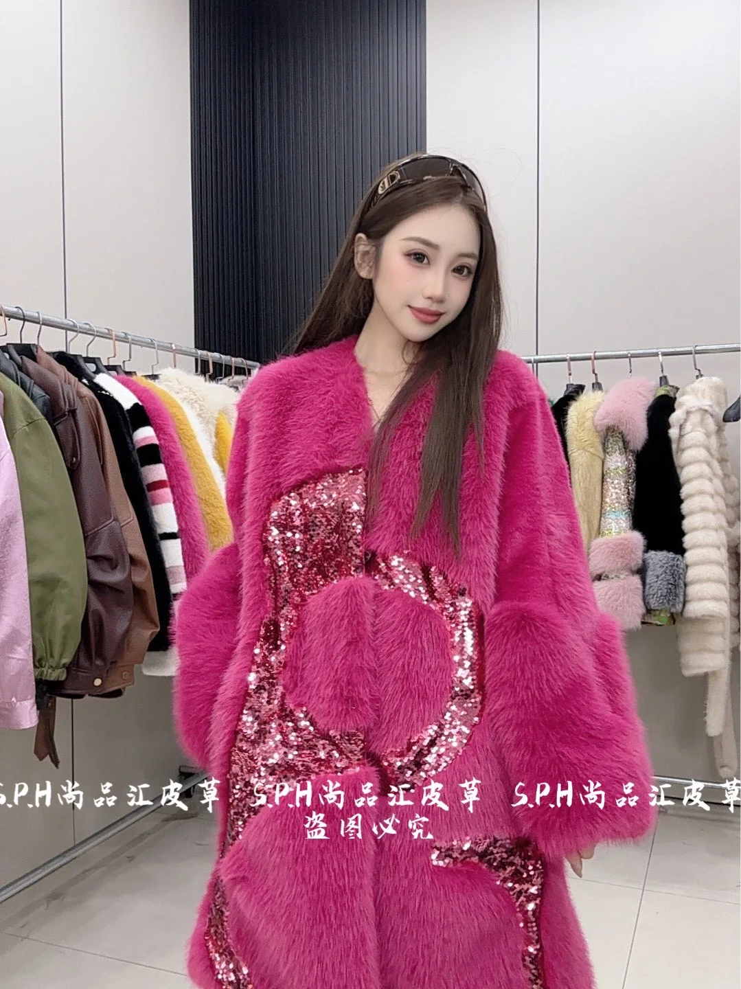 Winter New Thickened Faux Fur Coat for Women Mid-Length Luxury Sequined Loose Fit V-Neck Long Sleeve Coat Women Winter Jacket