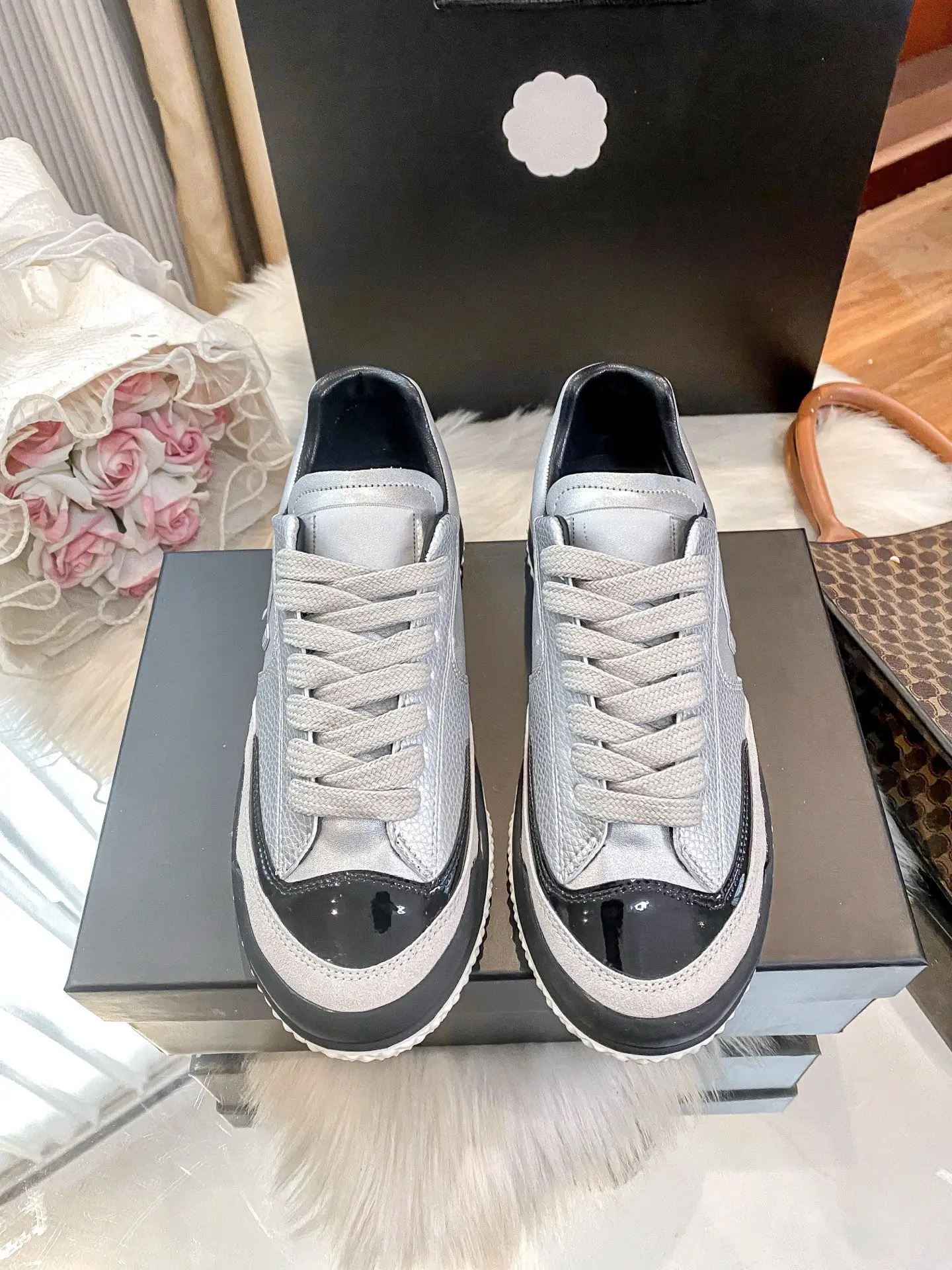 Vintage Retro PU Unisex Casual Skate Board Shoes Low Top Lace Up Sneakers Shock Absorbing Flat Non Slip Sole Trendy Couple Street Footwear Men Women Daily Leisure Walking Shoes