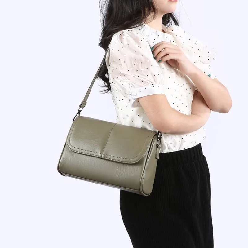 

Chic Large Capacity Diaper Bags Women's Minimalist Crossbody Bag Elegant Designer Shoulder Bag Simple Leather Fashion Tote