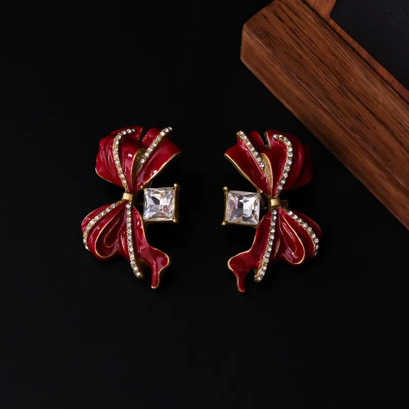 

Ретро-серьги-гвоздики с бриллиантами и бантом, нишевый модный дизайн, винтажные серьги-гвоздики с кристаллами в средневековом стиле