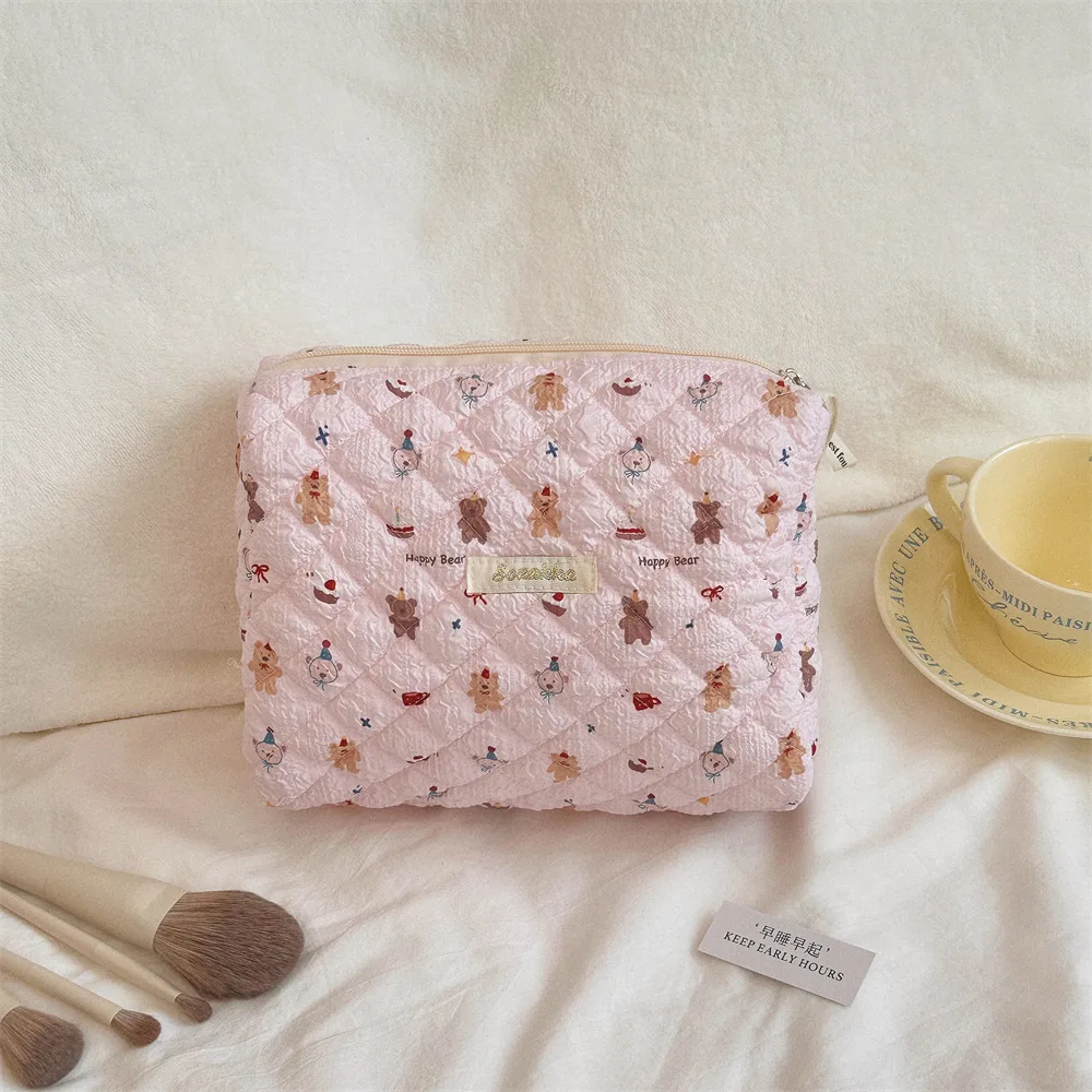 Cute Cartoon Women\'s Cosmetic Bags Portable Ladies Travel Storage Bag Makeup Case Quilted Design Female Zipper Clutch Handbags