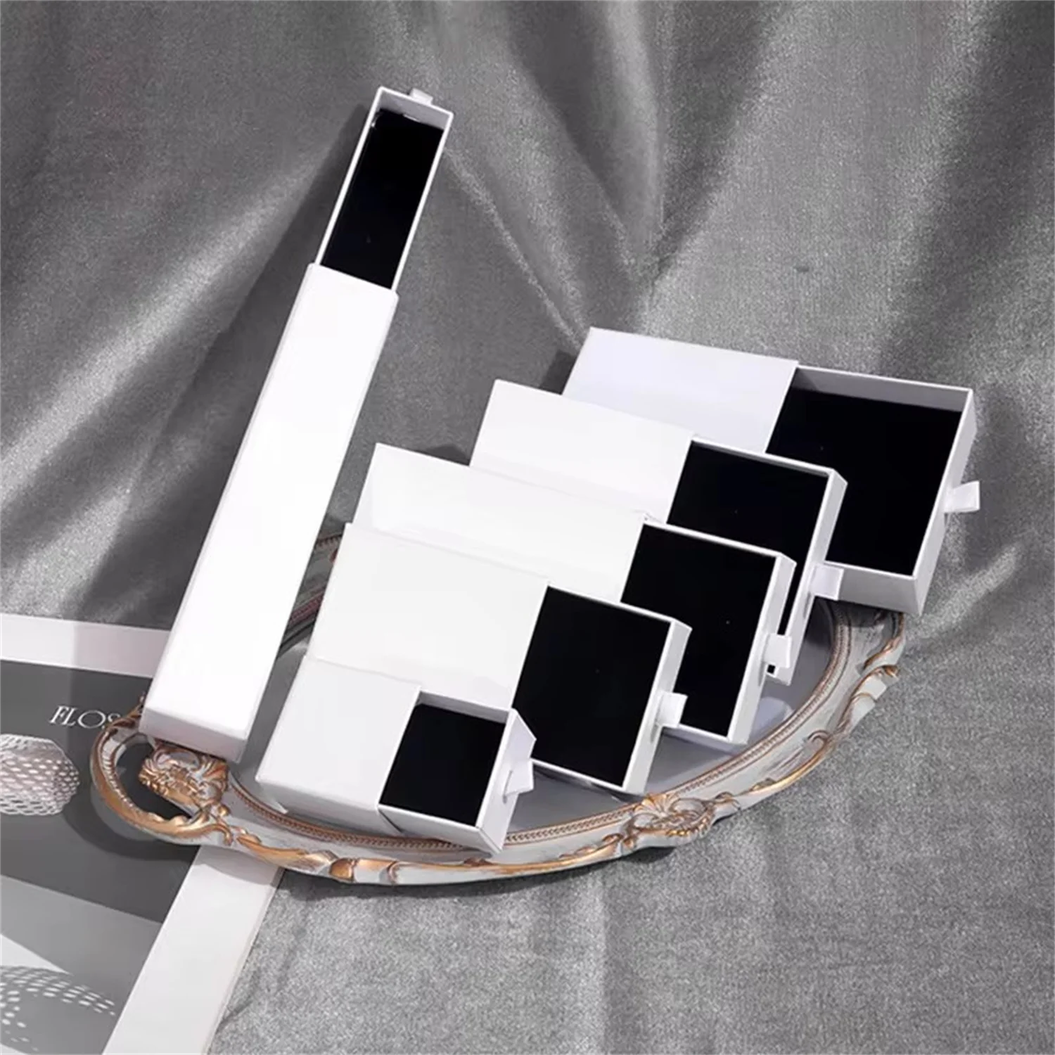 24Sets Custom Logo 8x8x1.7cm Jewelry Gift Boxes 7x7cm Microfiber Suede Velvet Envelope Button Bags Rings Earrings Wedding Pouch