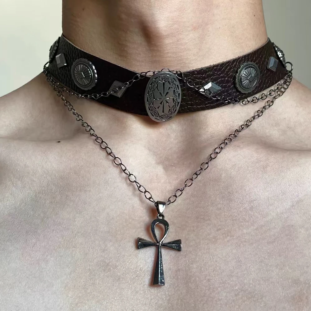 Fashionable Punk Cross Layered Multi Rivet Necklace, Women's Collarbone Chain, Sweet And Cool Spicy Girl, Halloween Costume