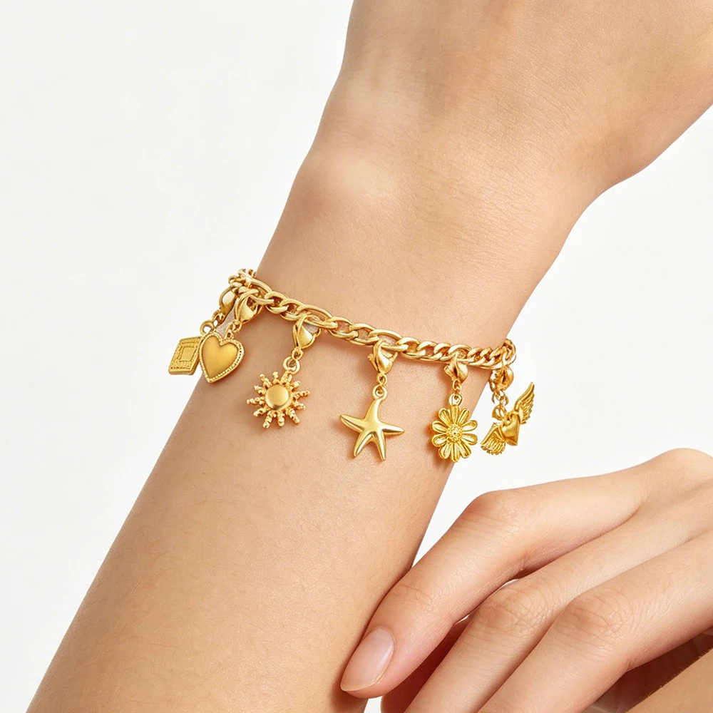 Mini-Anhänger mit Karabinerverschluss aus Edelstahl in Goldfarbe, DIY-Anhänger für Figaroketten-Armbänder, Damen-Schmuck mit Blumen-, Herz- und Sonnenmotiven – Detail 1