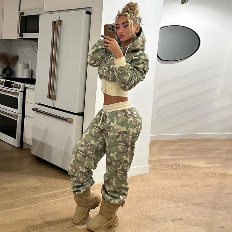 

Doyerl камуфляжный комплект из двух предметов, женский спортивный костюм, спортивный костюм для фитнеса, укороченная куртка с капюшоном и длинными рукавами и спортивные штаны, одинаковые комплекты