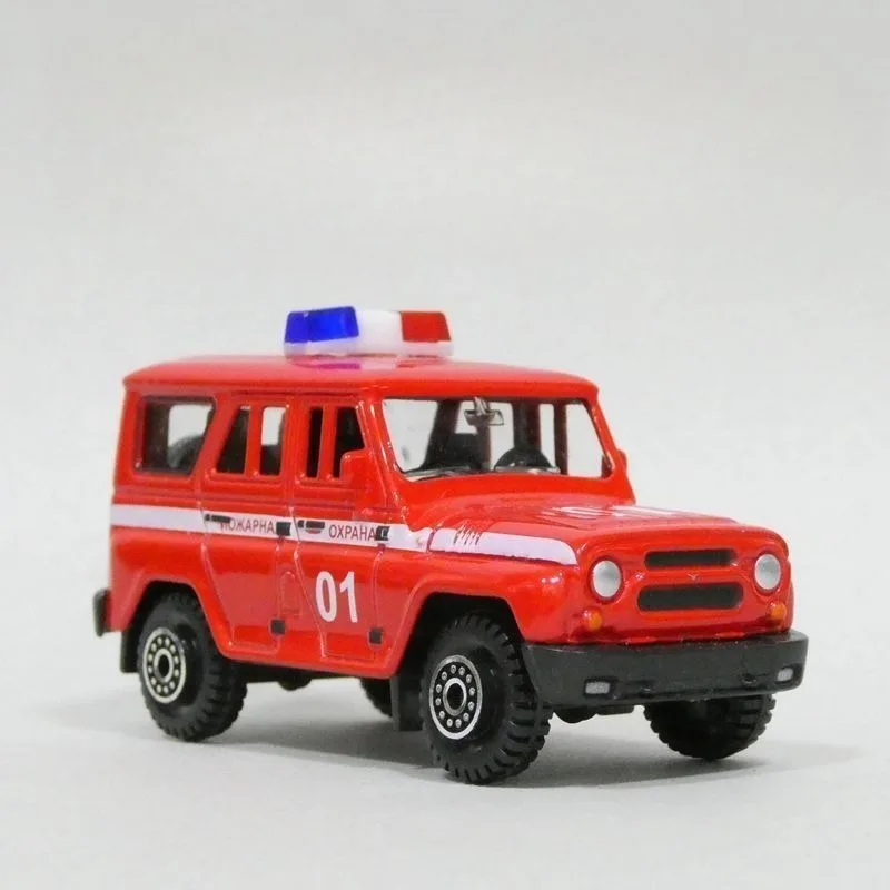 Em estoque/1:60 veículo off-road caçador russo, motor de bombeiros, modelo de carro de polícia, carro de liga/artículos decorativos de brinquedo infantil