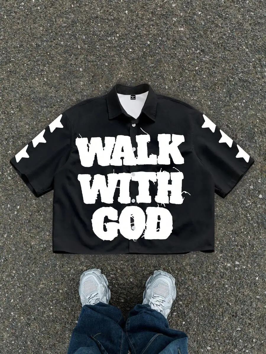 

Черная укороченная рубашка с короткими рукавами, ярким графическим принтом и отделкой в виде звезд