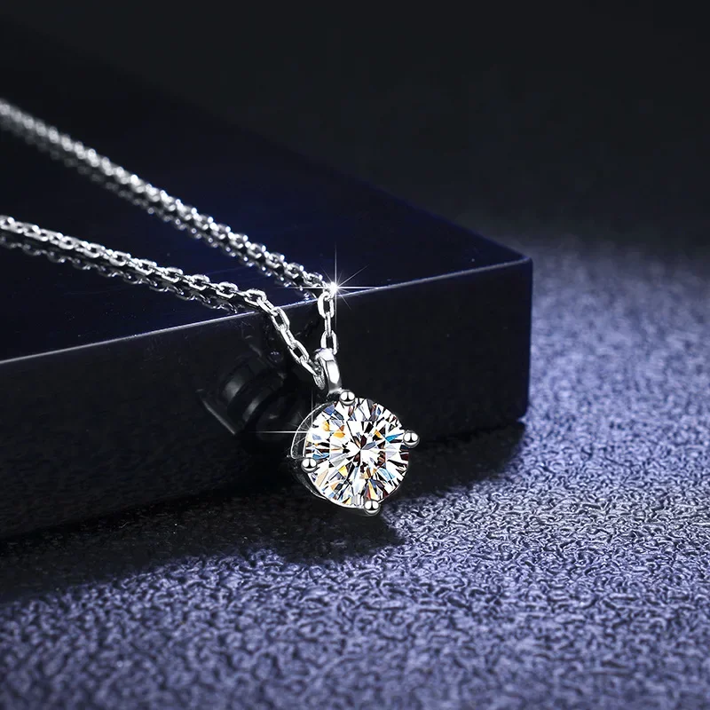 18K gold simple and elegant 1 carat moissanite PT950 platinum necklace pendant women's fashion classic four-claw jewelry