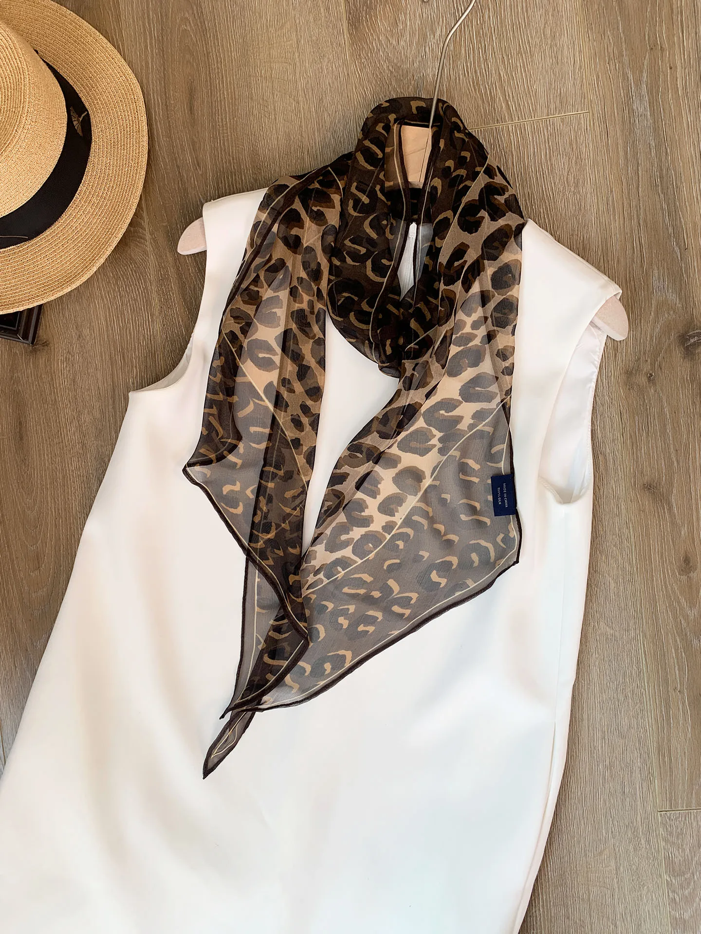 エレガントなレオパード柄シルクスカーフ、軽量長方形シフォンスカーフ、女性用00％桑絹ジョーゼットドレープスカーフ