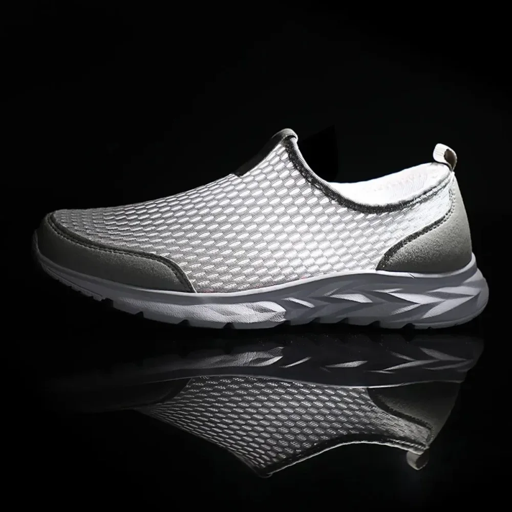 2026 New Shoes Men Loafers Light Walking Breathable Summer Comfortable Casual Shoes Men Sneakers Zapatillas Hombre Plus