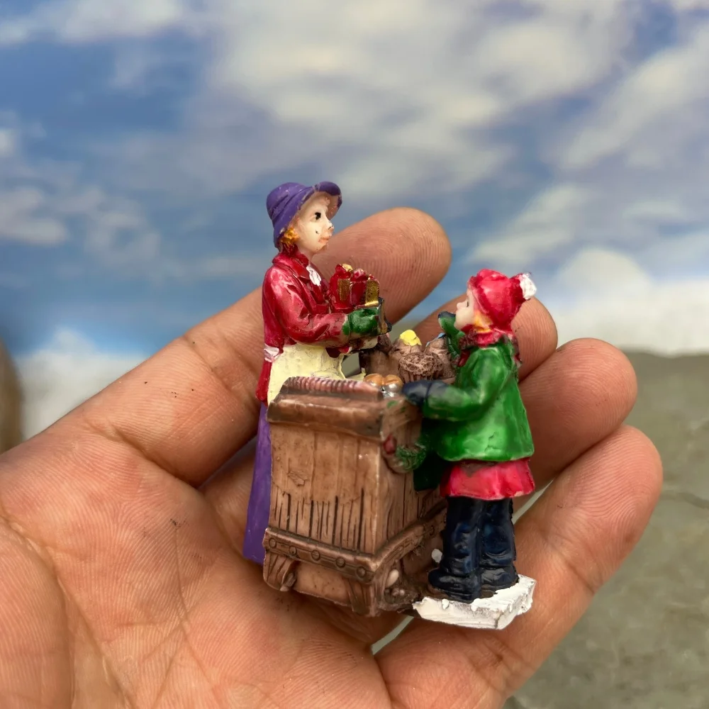 Christmas Village Mini Resin Figurines Vintage People Figure Xmas Holiday Micro Landscape Desktop Decor