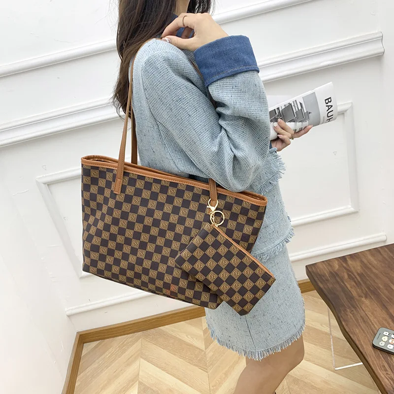 2-piece set of high-capacity tote bags 2024 new fashion and leisure chessboard checkerboard printed wallet pendant shoulder bag