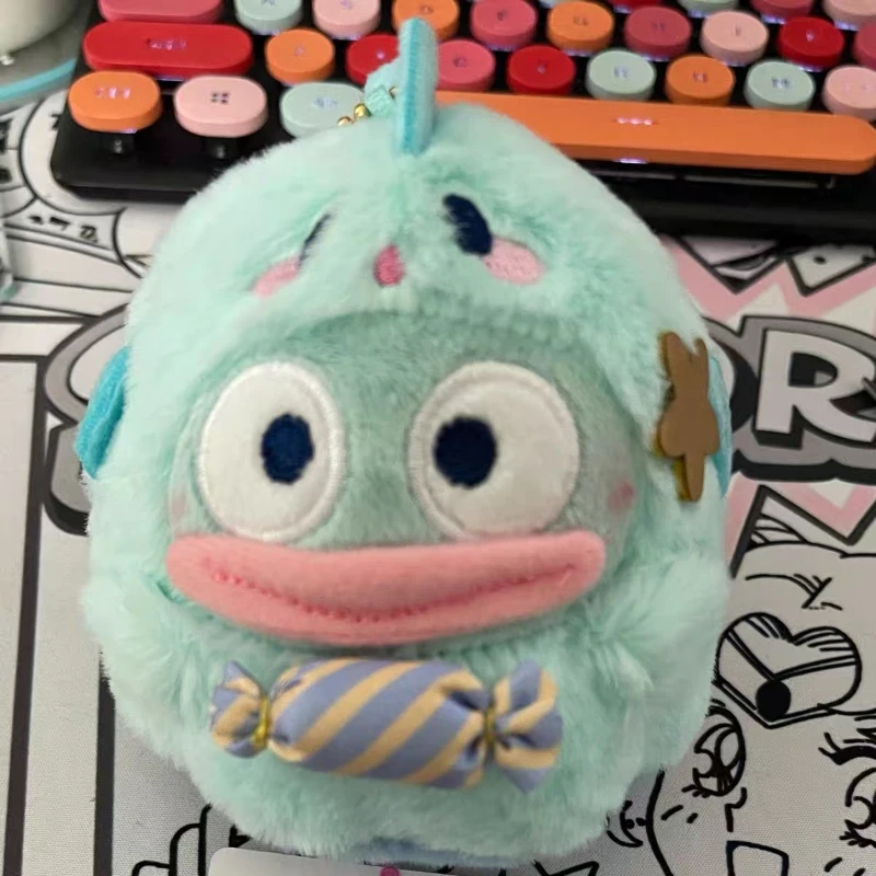 Zabawki Sanrio, rodzinne postacie z kreskówek, urocze lalki do przebierania, kreatywne zawieszki do plecaków unisex, nietypowe figurki na Halloween, prezenty świąteczne, sprzedaż hurtowa.