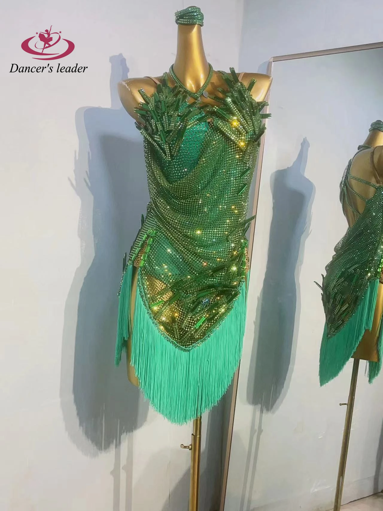 Vestido de actuación con diamantes de imitación para mujer, falda con borlas y arreglo floral, barra de diamantes personalizada de gama alta, escenario de baile latino