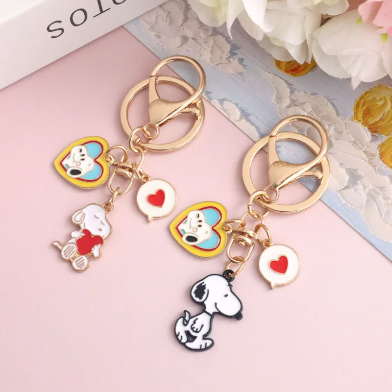 Cute cartoon Snoopy alloy keychain, couple's gift, keychain, backpack pendant, friend's small gift