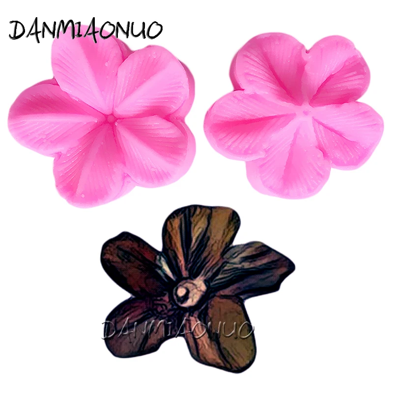 DANMIAONUO A0849026 Plum Blossom Petals And Leaves Mini Cupcake Cake Design Tools Chocolate Bar Stampi Silicone Dolci