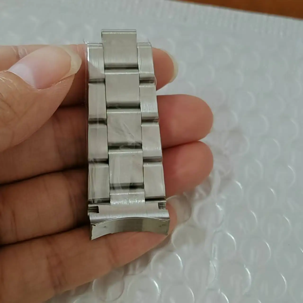 2025 بديل قسم الساعات الصلبة المصنوعة من الفولاذ المقاوم للصدأ باللون الأسود والأخضر، 5 أقسام غير قابلة للإزالة