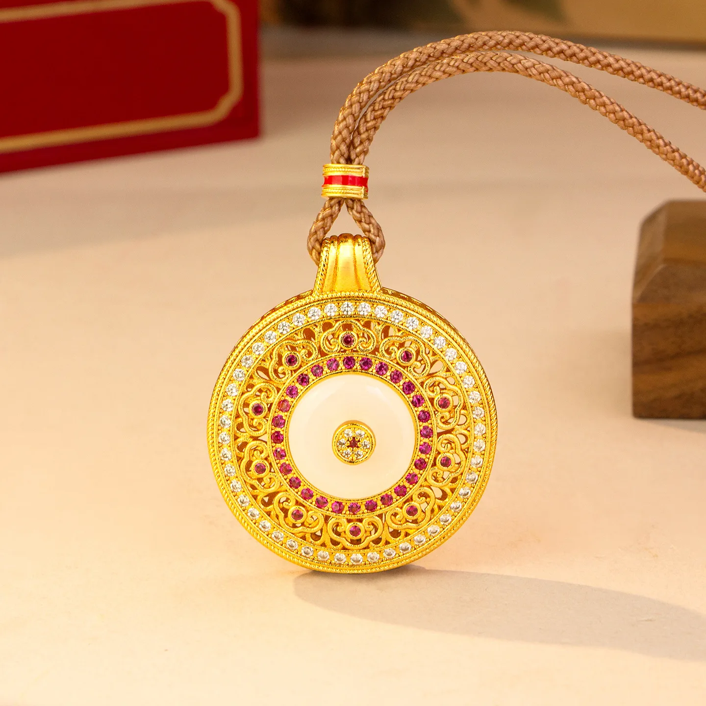 

Gold store's new luxury real gold jewelry 24k certifid hollow diamond safety buckle necklace women's retro high-end necklace