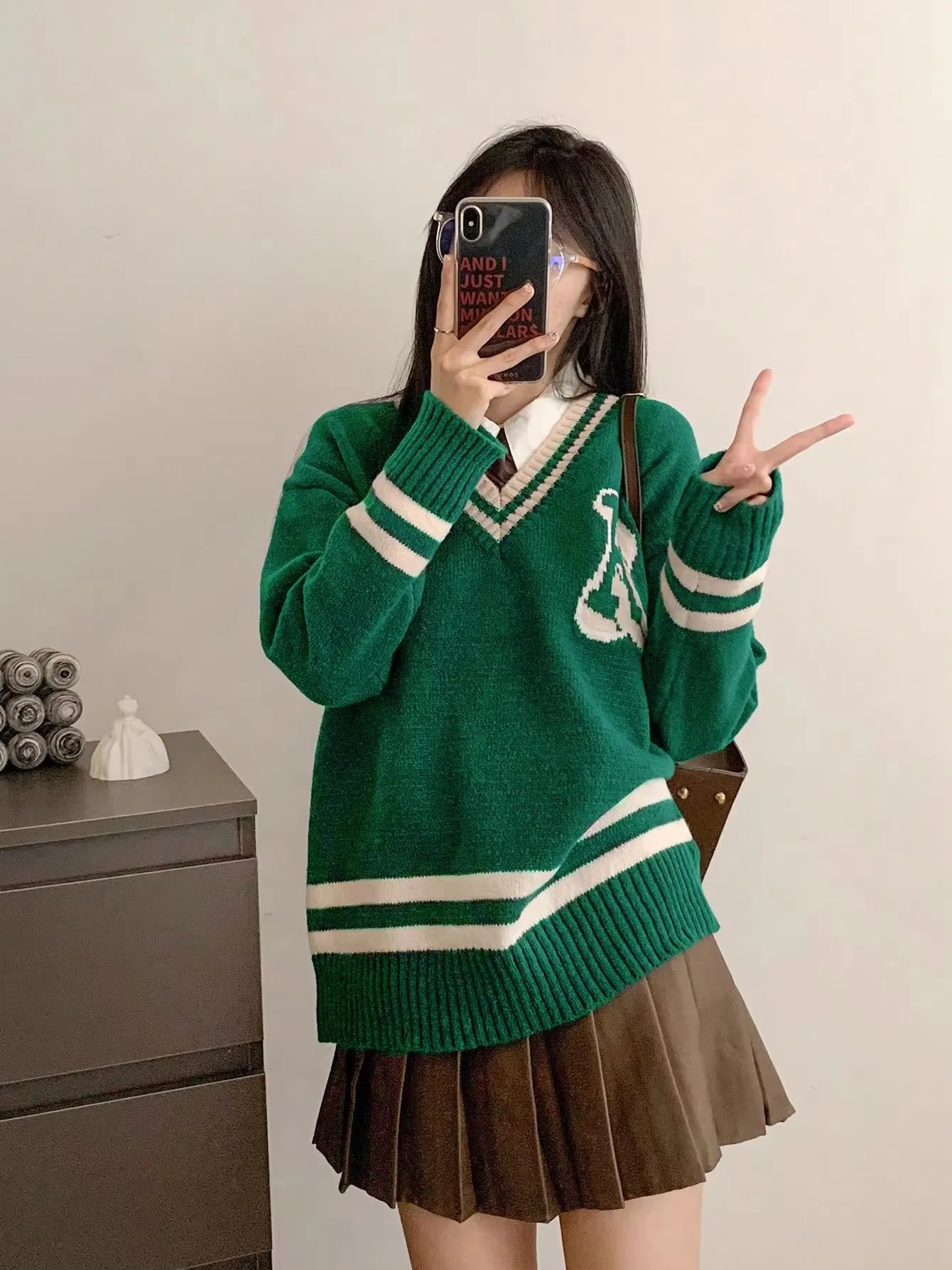 Korean Chic Autumn and Winter New Korean Style Loose V Neck Preppy Contrast Strips Versatile Knitted Pullover Studio Top for Women