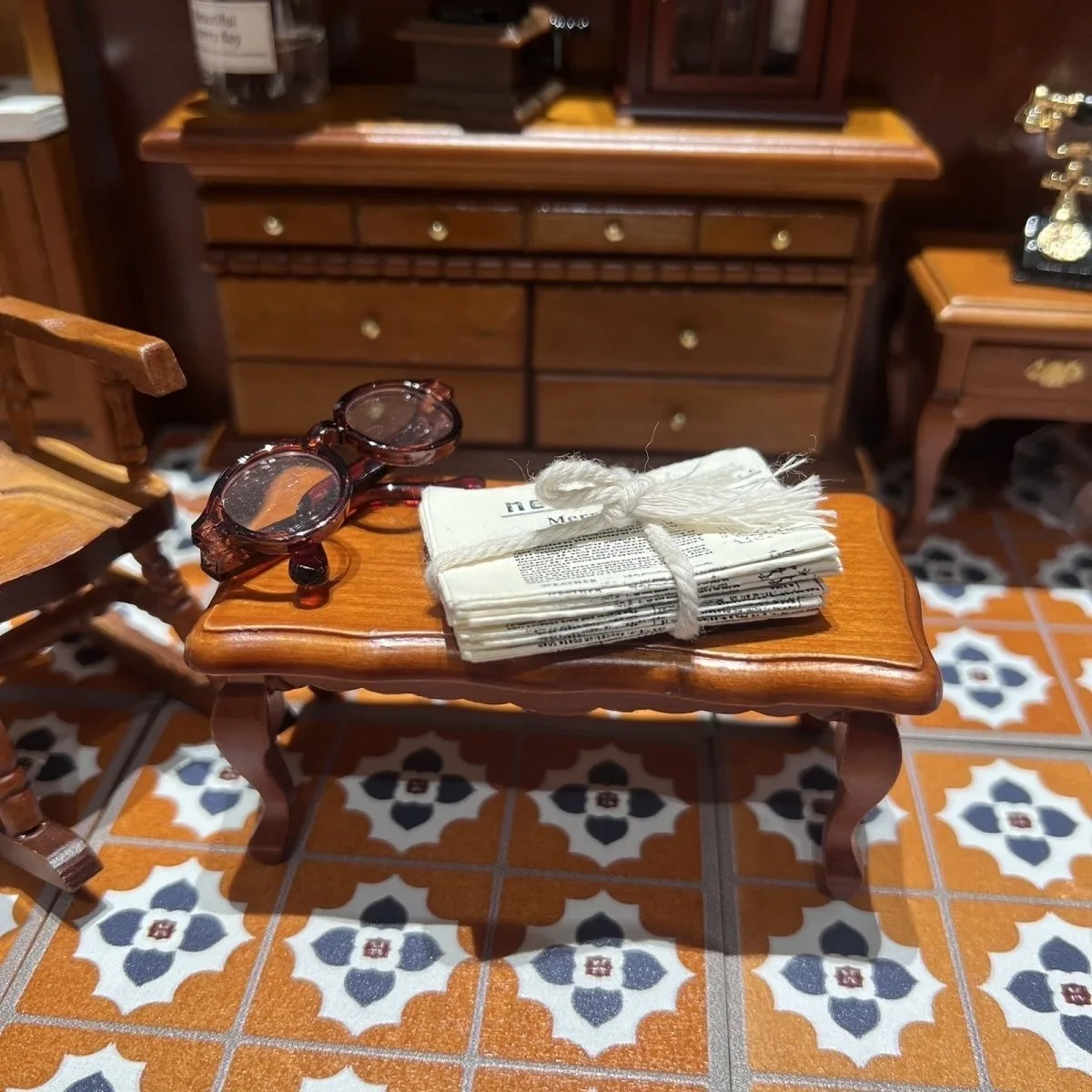 

1/12 Dollhouse Miniature Mini Wooden Table Coffee Table Simulation End Table Furniture Toys for Doll House Accessories