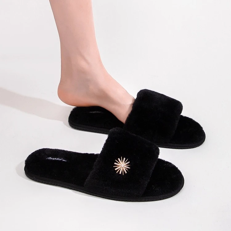 Cozy Plush Women's Cotton Slippers for Autumn and Winter Indoor Use with Beaded Sunflower Decorations Simple and Elegant Design