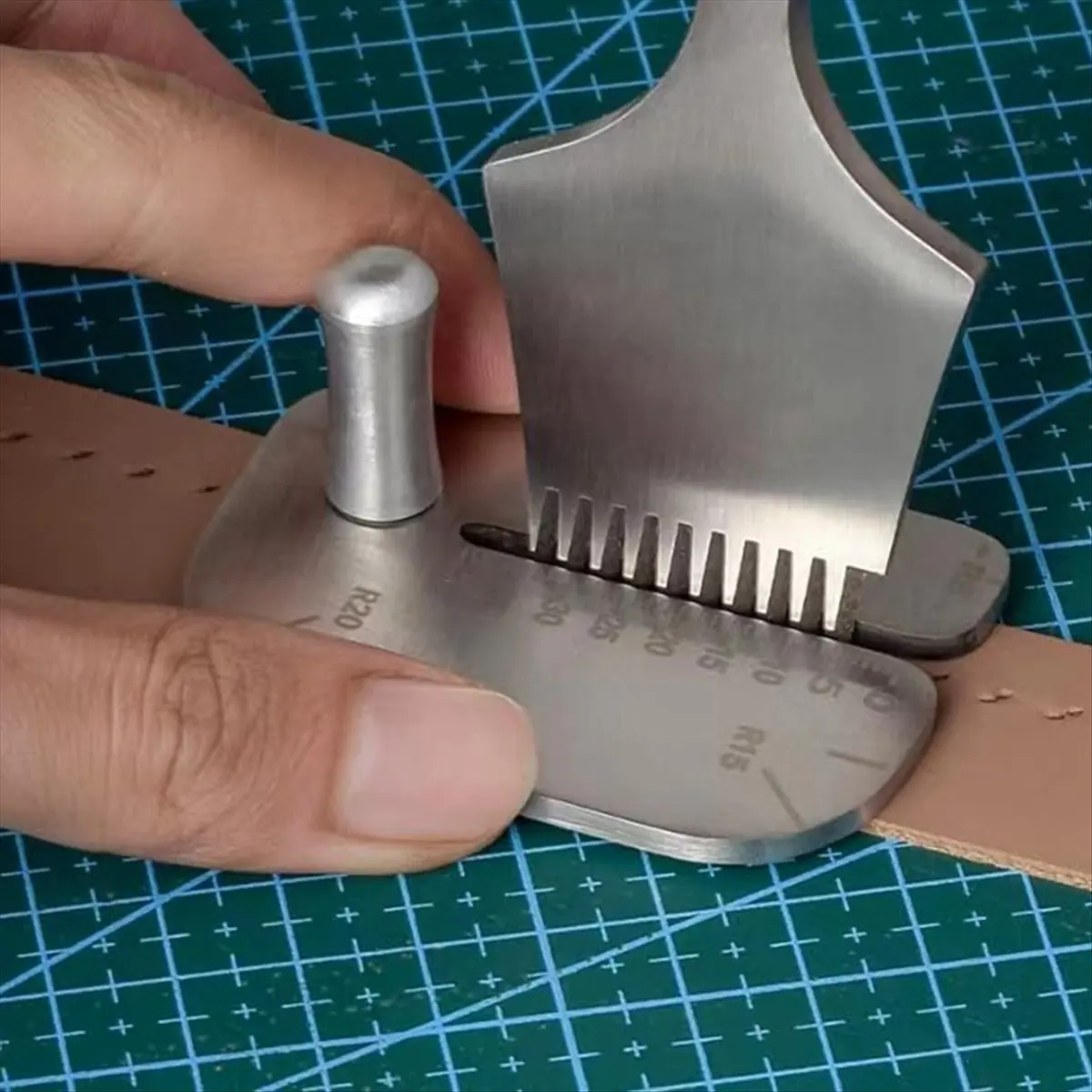 【TODAY-BUY】Leather Sewing Aid Tool, Constructed From Metal, Serves As A Guide for Precise for Leather Craft