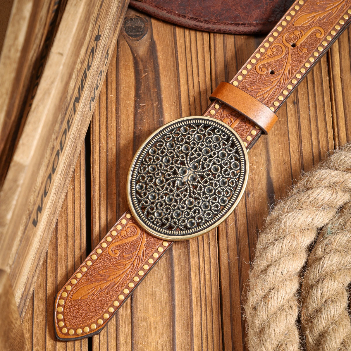 Ein PU-Gürtel für Damen und Herren, der den Stil von Western-Denim und Retro vereint, ist perfekt für alltägliche Freizeitausflüge. – Detail 1