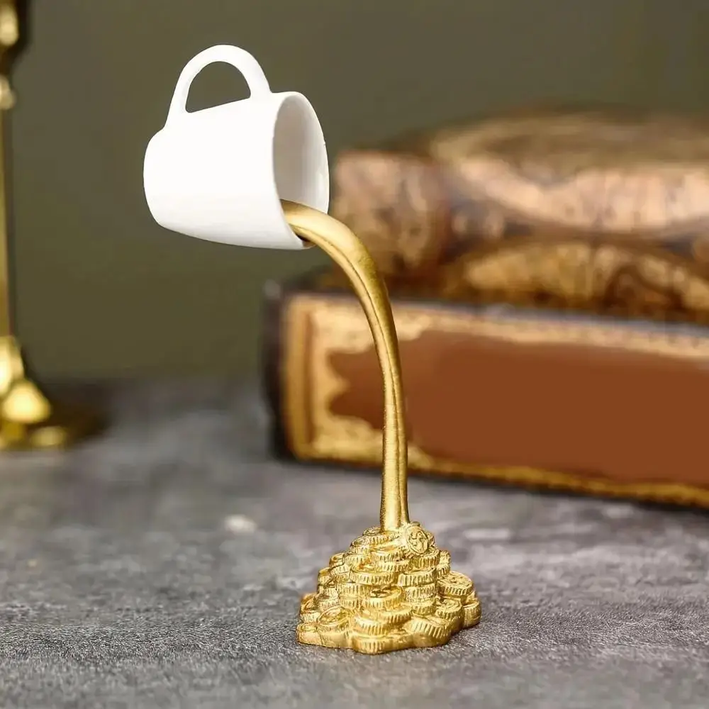 

Liquid Gold Floating Mug Figure Coin Novelty Spilling Coffee Ornaments Pouring Resin Floating Coffee Cup Figurines Home