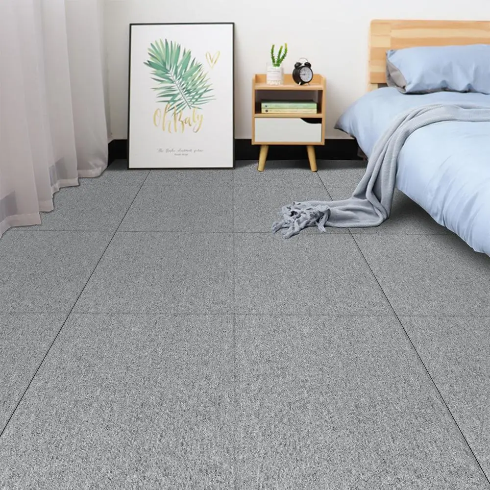 20 PCS Azulejos de carpete autoadesivos 20 '' X 20 '' Descasque e colar Tapete acolchoado antiderrapante cinza