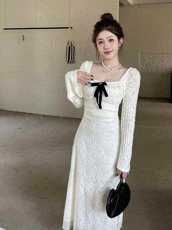 فستان طويل أنيق بتصميم أميرة ضيق مع حواف دانتيل، أسلوب خريف وشتاء أنيق، ياقة مربعة، خصر مجمع، تنورة على شكل حرف A