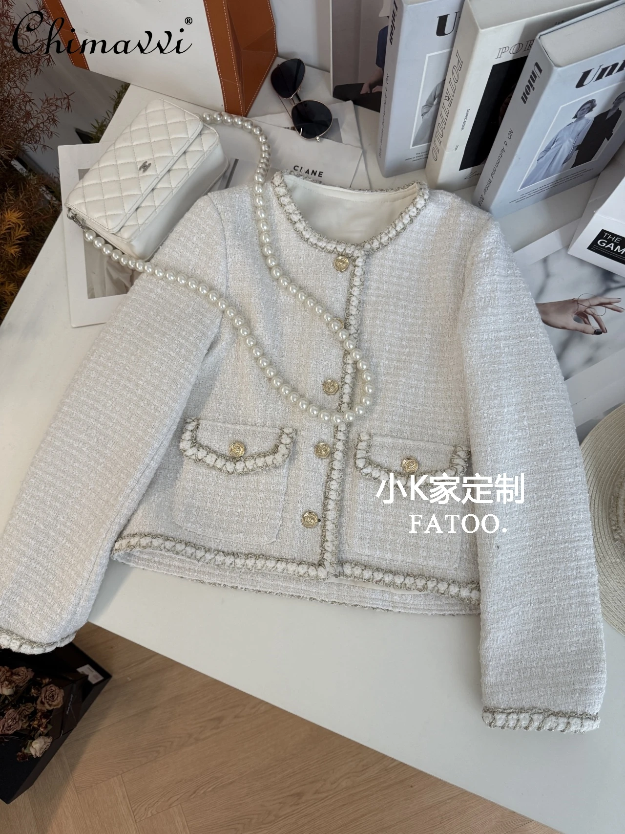 

Французское твидовое короткое пальто для женщин, осенняя одежда 2023 года, новые модные элегантные утягивающие тканые белые куртки с длинными рукавами, топ