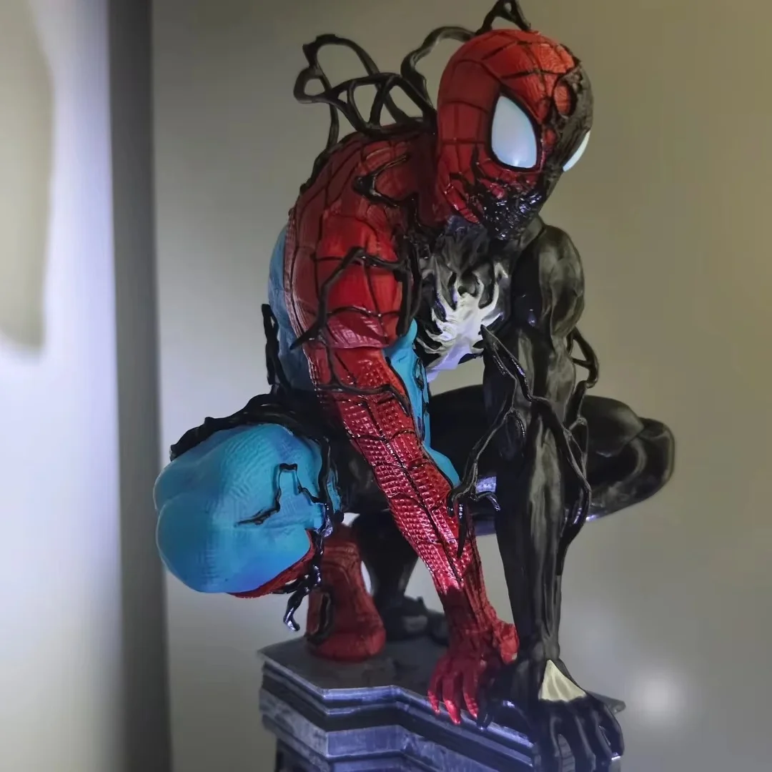Marvel Comics Venom Symbiosis Series Kit de garage enfichable Modèle lumineux Statue Figurine d'action Cadeau de collection pour les fans de Spider-Man
