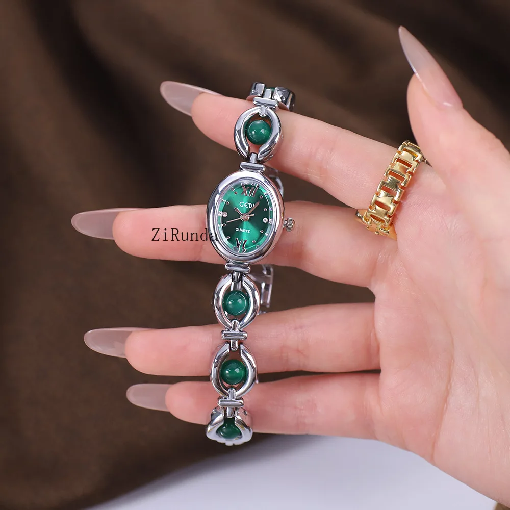 قائمة ربط الزمرد للسيدات المتخصصة الخفيفة الفاخرة ذات الشعور بالخرز على الطراز الوطني ساعة كوارتز ذات قيمة عالية #3