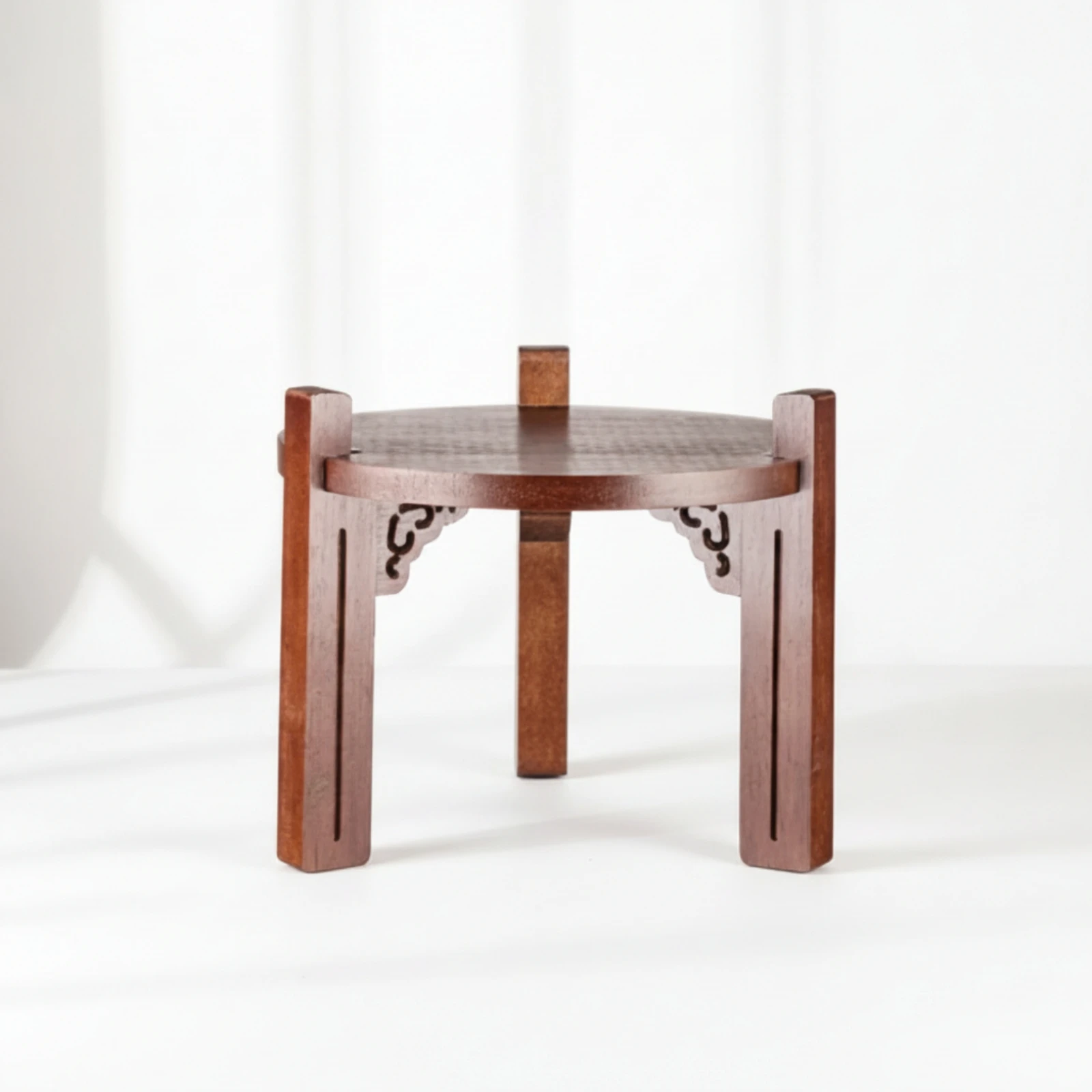 Stoneware Stand Stand Compact Dispenser Stand Wooden Riser Natural Decorative Wood Riser Stable for Hosts, Kitchen, Home Decor