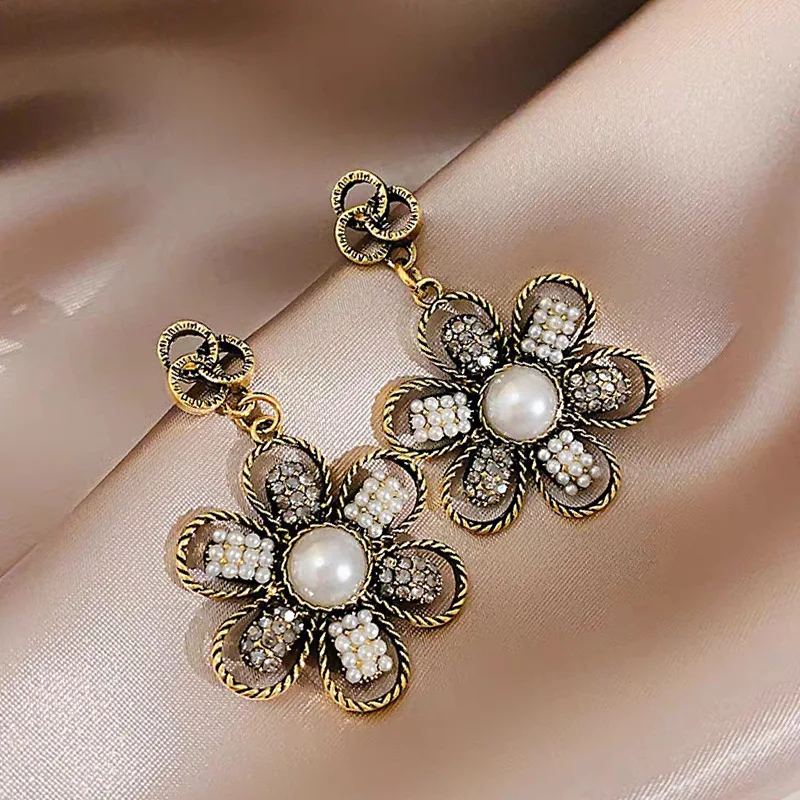 

Vintage Fashion Sweet Pearl Flower Dangle Earrings For Women Elegant Metal Sun Flower Pendant Earrings Casual Party Jewelry Gift