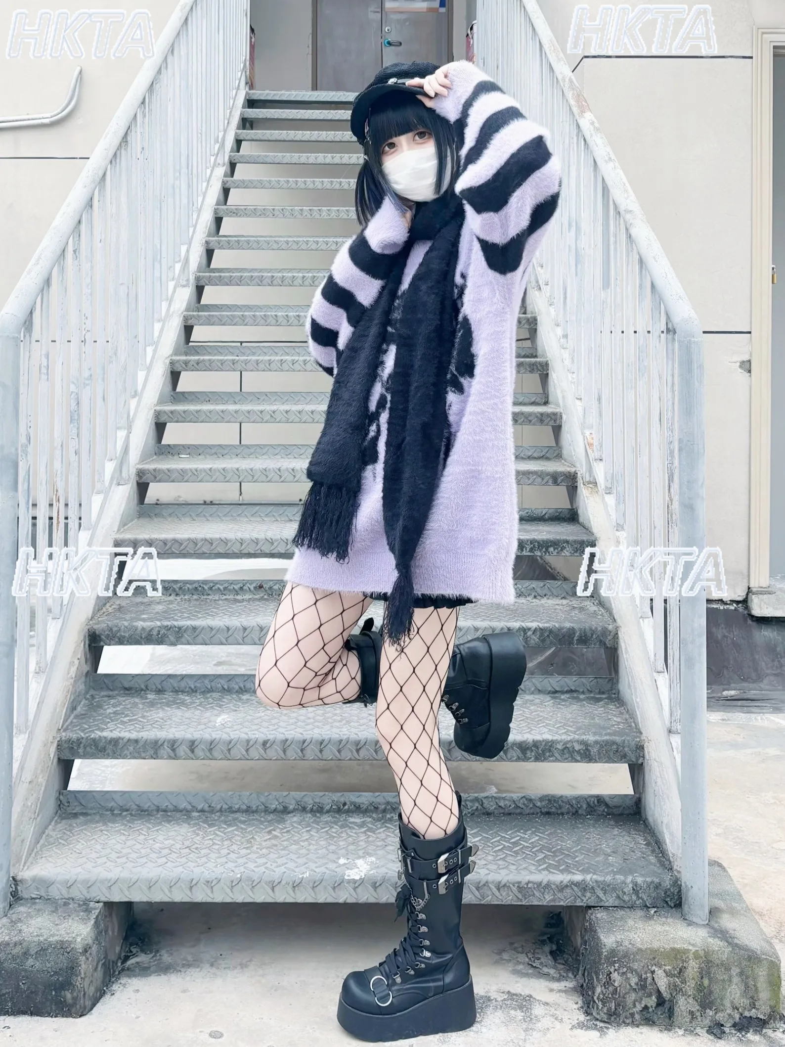 パンクロックゴス模造ミンクストライプニットセータートップ冬ルーズカジュアル多用途クルーネック長袖プルオーバー女性