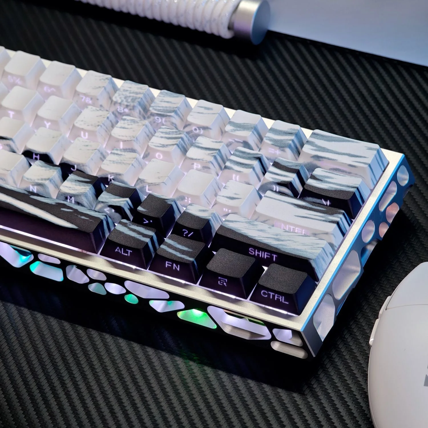 73 Kes Takanashi Rikka 半透明キーキャップ アニメ サイドプリントキーキャップ PBT ダイサブ チェリー メカニカルキーボード用 Wooting 60 65 68