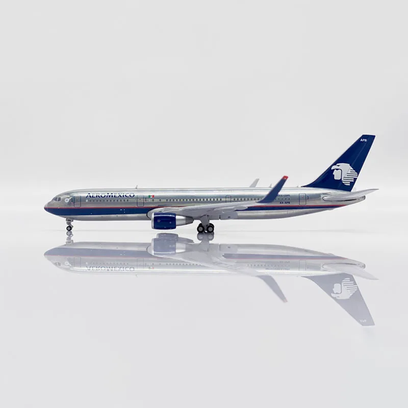 JC Wings Die Cast 1:400 Scale Mexico B767-300ER XA-APB XX40024 Alloy Aircraft Model Collection Toy Gift Display