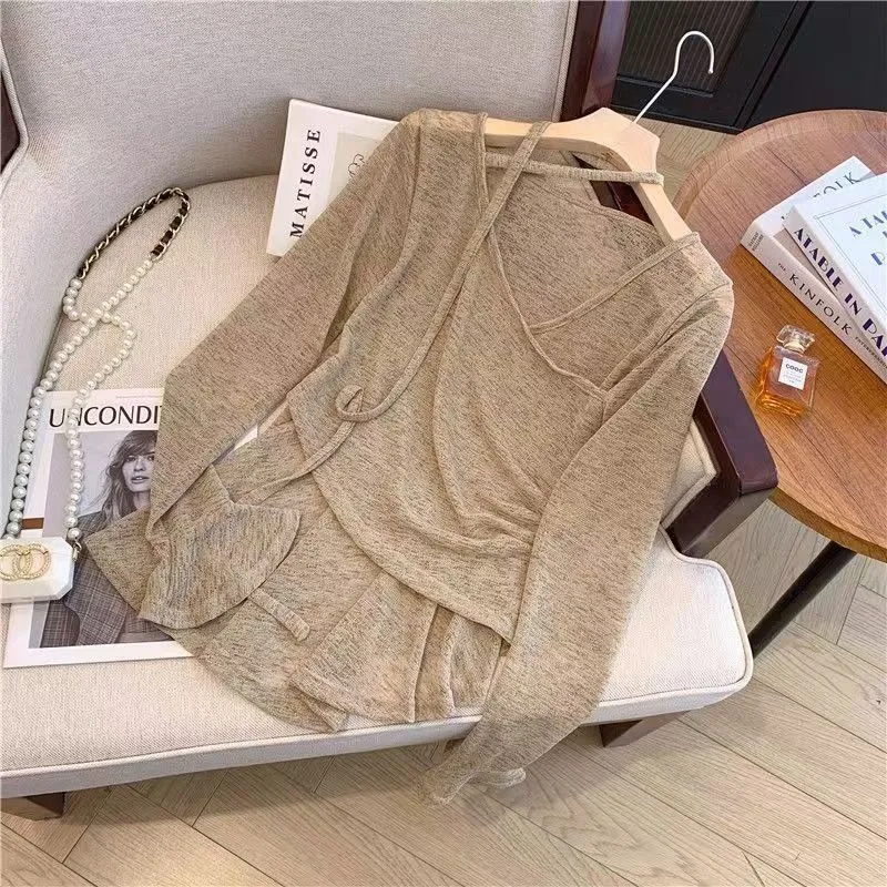 เสื้อยืดแขนยาวทรงเข้ารูปสำหรับผู้หญิง แต่งระบาย ดีไซน์เกาหลี เซ็กซี่ ผูกเอว สไตล์ Y2K เสื้อผ้าฤดูใบไม้ร่วง