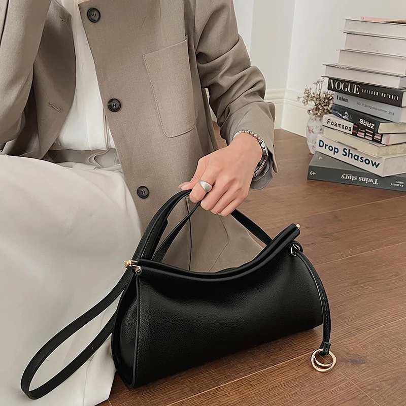 

Ladies French Style Quirky Ring Decoration Single Shoulder Bag Fashionable Versatile Underarm Commuter Bag