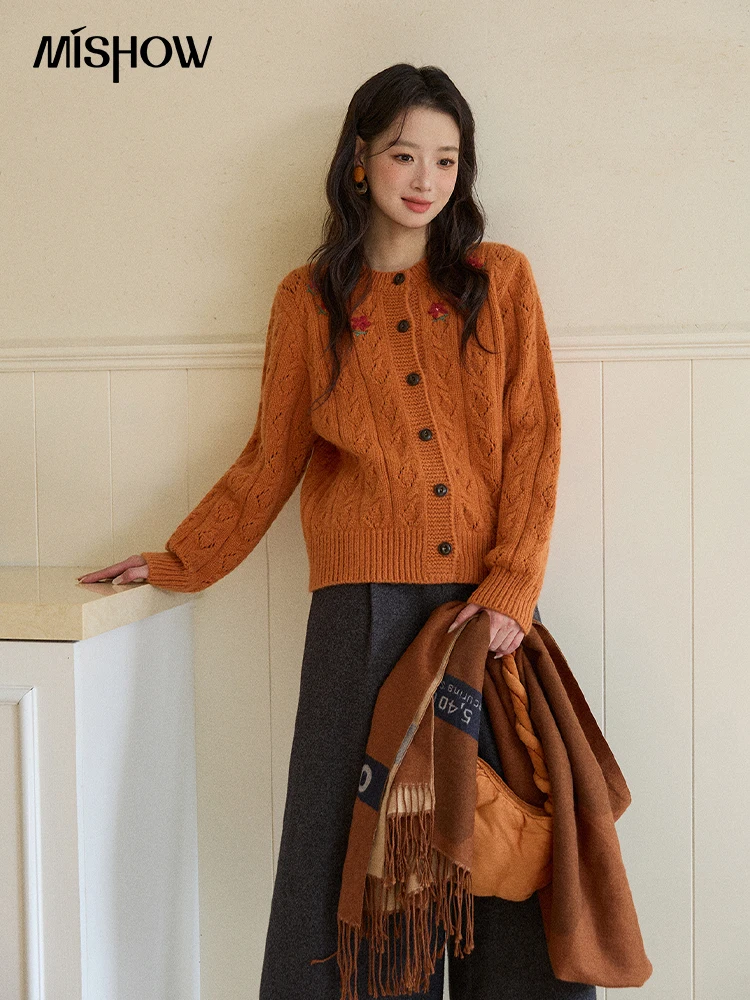 

MISHOW Cardigan Woman 2025 Winter Fashion Orange Cable Knit Cardigan Floral Embroidery Retro O-neck Thick Knit Top MXE86Z2737