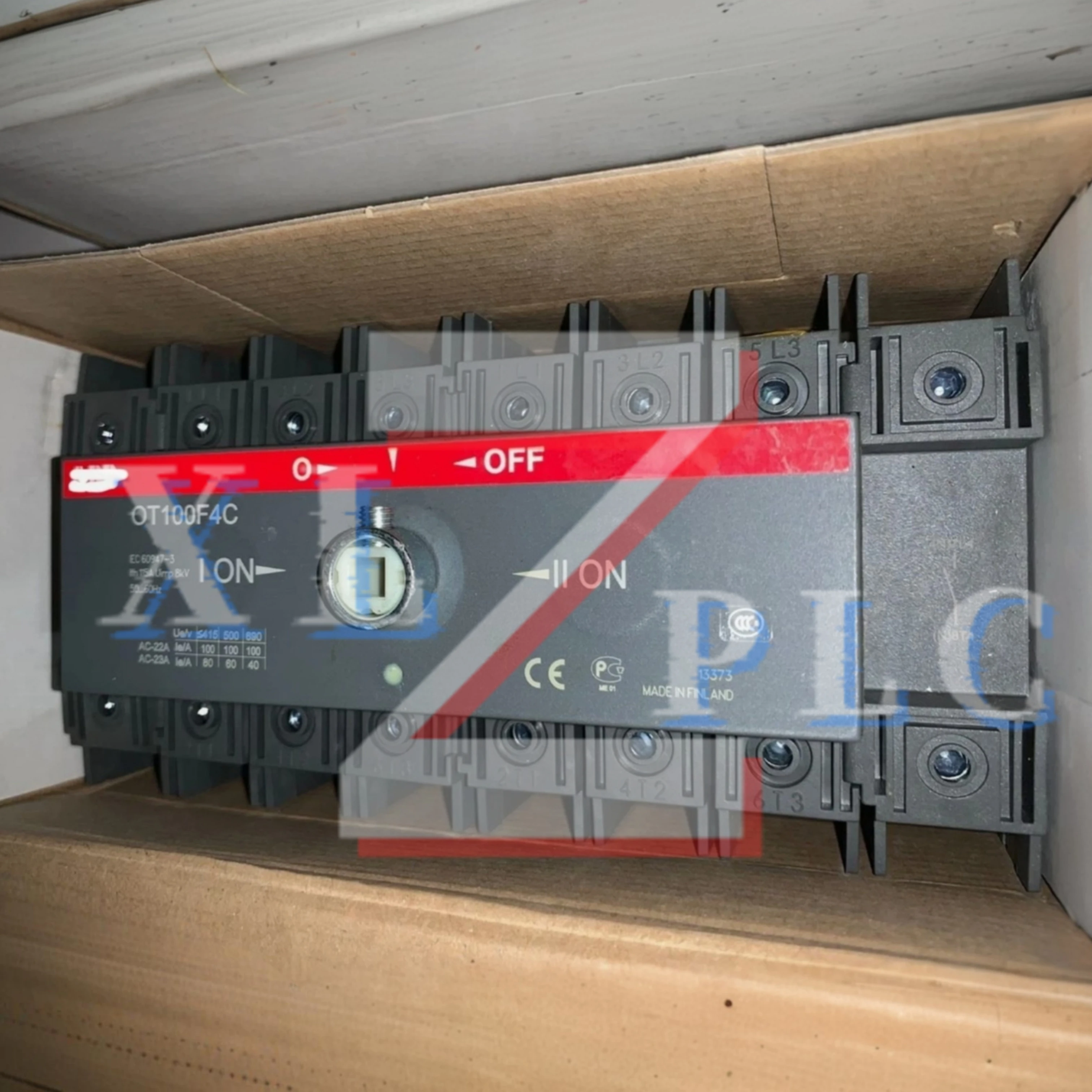 Manual dual power switch isolator  new original   OT100F3C  OT100F4C  OT125F3C  OT125F4C
