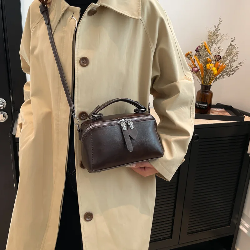 حقيبة كروس مبطنة أنيقة 2025 للنساء، حبال بمقبض علوي أنيق، حقيبة عصرية مع جيوب داخلية للاستخدام اليومي #3