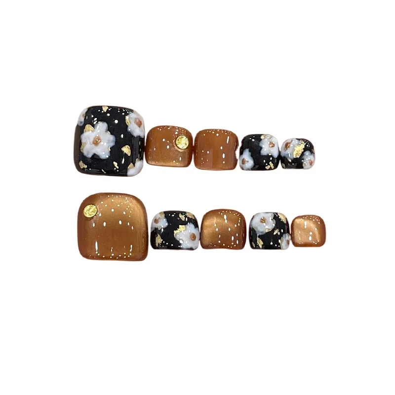 

Cat's eye wears nail and toenail, handmade whitening in summer, wearing a new high-end nail patch for manicure.