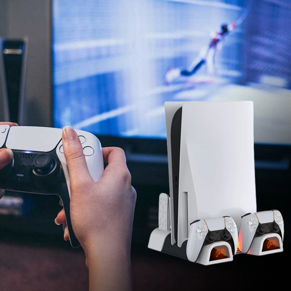 حامل تبريد عمودي لوحدة التحكم PS5 Pro/PS5 Slim/PS5 شاحن وحدة التحكم السريعة مروحة التبريد وحامل شحن منظم قرص الألعاب