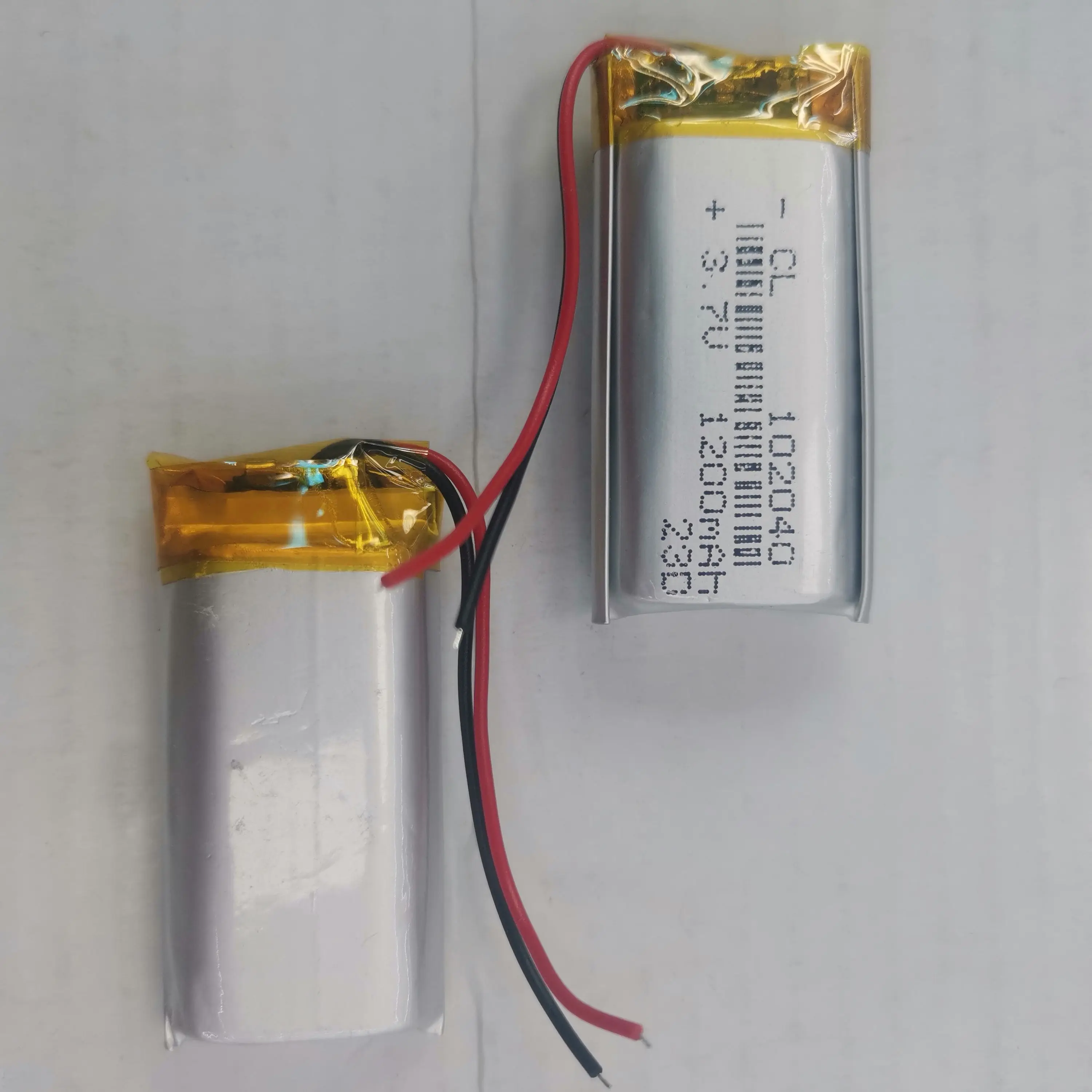 3.7V 2 wires 102040 102040P 1000mah lithium battery with protection board , used for bluetooth MP4 1pcs/lot