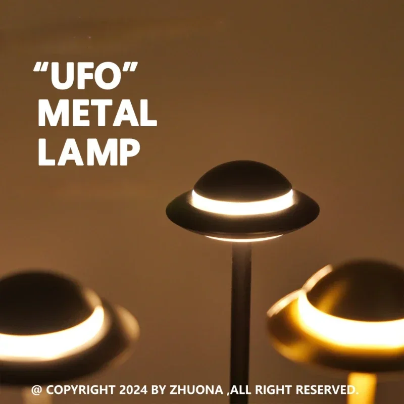 

New Flying Saucer Desk Lamp Metal Night Light Personalized Creative Charging Desk Lamp Restaurant Atmosphere Light LED USB