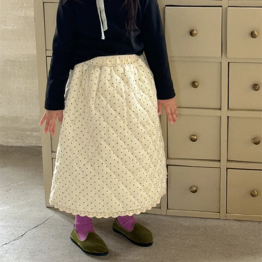 الفتيات نصف طول تنورة 2025 شتاء منتج جديد الطبعة الكورية موجة غربية نقطة الترفيه تنوعا نصف طول تنورة الخصر